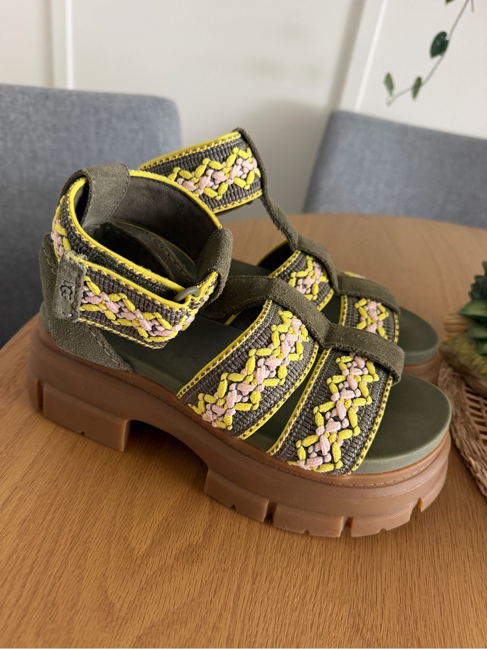 UGG ASHTON HERITAGE BRAID STRAPPY BURNT OLIVE SLIDE SANDALS US 7.5 Antropologie